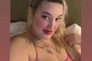 IN TOWN BRAND NEW HERE SEATTLE... - Image 2