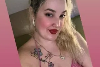 IN TOWN BRAND NEW HERE SEATTLE... - Image 3