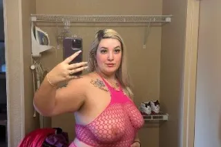 IN TOWN BRAND NEW HERE SEATTLE... - Image 1